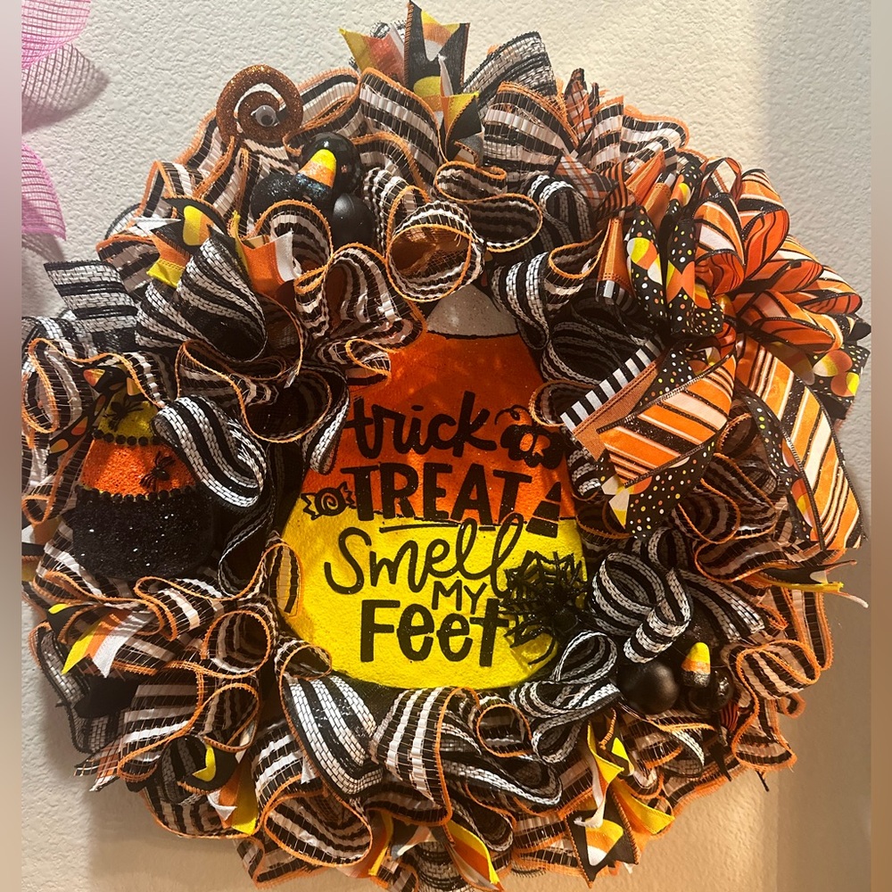 Halloween Trick or Treat Wreath
